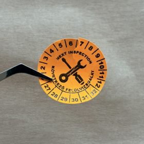   Biztonsági papír 6 éves (2027-2032) felülvizsgálati matrica 35 mm kör, fluo narancs