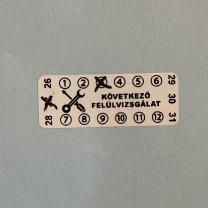 VOID nyomot hagyó 6 éves (2026-2031) felülvizsgálati biztonsági matrica, 40x15 mm, fehér