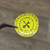 Időjárásálló poliészter 6 éves (2026-2031) felülvizsgálati matrica 30 mm kör, sárga