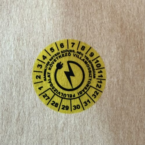 VOID nyomot hagyó 6 éves (2027-2032) VDE felülvizsgálati matrica 30 mm kör, sárga