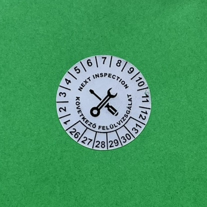 VOID nyomot hagyó 6 éves (2026-2031) kétnyelvű felülvizsgálati matrica 30 mm kör, matt ezüst