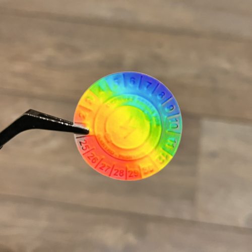 VOID nyomot hagyó 6 éves (2026-2031) kétnyelvű felülvizsgálati matrica 30 mm kör, matt ezüst