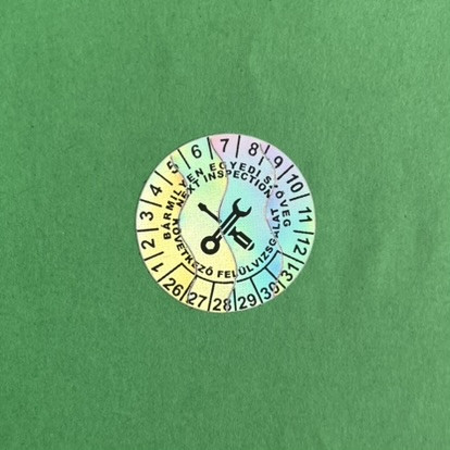 Hologramos vinyl 6 éves (2026-2031) felülvizsgálati matrica 30 mm kör