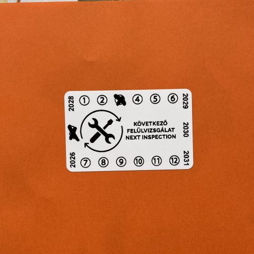 Destruktív 6 éves (2026-2031) felülvizsgálati matrica 50x32 mm, fehér