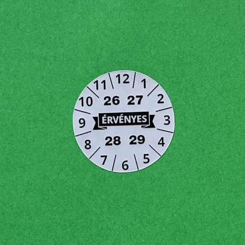 "ÉRVÉNYES" VOID nyomot hagyó 4 éves (2026-2029) felülvizsgálati biztonsági matrica 30 mm kör, matt ezüst