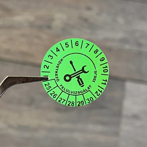Laminált biztonsági papír 6 éves (2025-2030) villamosbiztonsági matrica 30 mm kör, zöld (34 db)