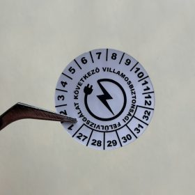   VOID nyomot hagyó 6 éves (2027-2032) villamosbiztonsági matrica 30 mm kör, matt ezüst