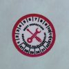 VOID nyomot hagyó 6 éves (2027-2032) felülvizsgálati biztonsági matrica piros/fekete nyomtatással, 30 mm kör, matt fehér