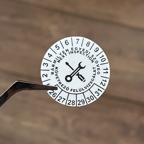 VOID nyomot hagyó 6 éves (2025-2030-HÓNAPOK-NAPOK) felülvizsgálati biztonsági matrica 30 mm kör, fehér