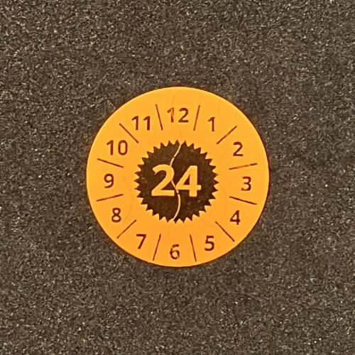 Éves (2023) felülvizsgálati biztonsági papír matrica 35 mm kör, fluo narancs